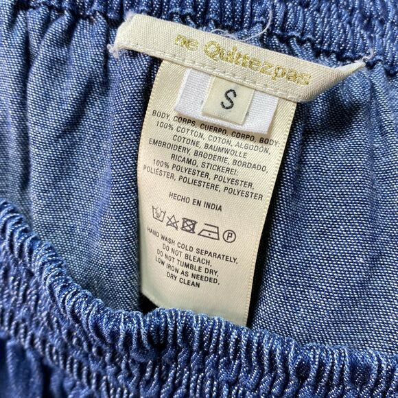 NE QUITTEZ PAZ | sz S Women's Denim Off Shoulder Black Embroidered Swing Top - Picture 3 of 7